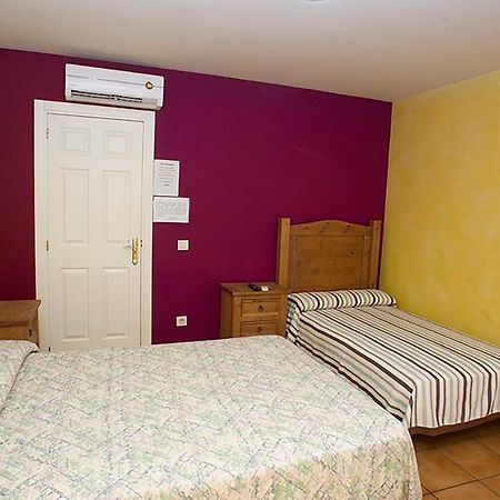 Hostal Velarde Talavera de la Reina Bagian luar foto