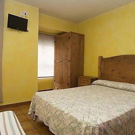 Hostal Velarde Talavera de la Reina Bagian luar foto