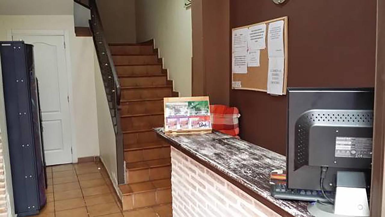 Hostal Velarde Talavera de la Reina Bagian luar foto