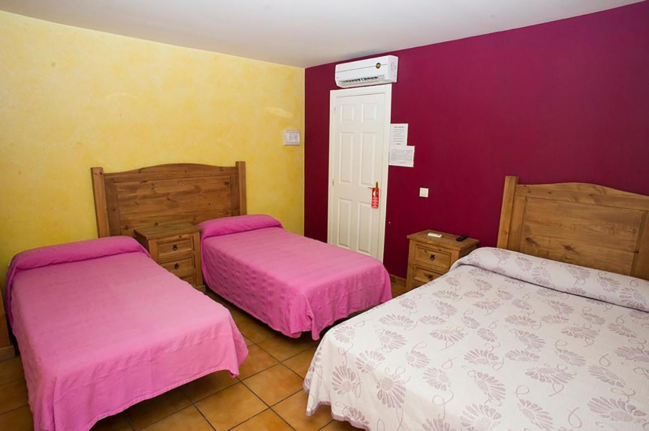 Hostal Velarde Talavera de la Reina Bagian luar foto