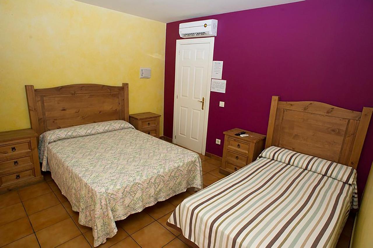 Hostal Velarde Talavera de la Reina Bagian luar foto