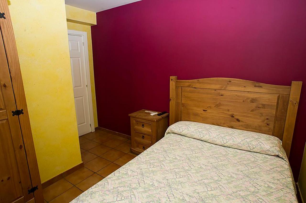 Hostal Velarde Talavera de la Reina Bagian luar foto